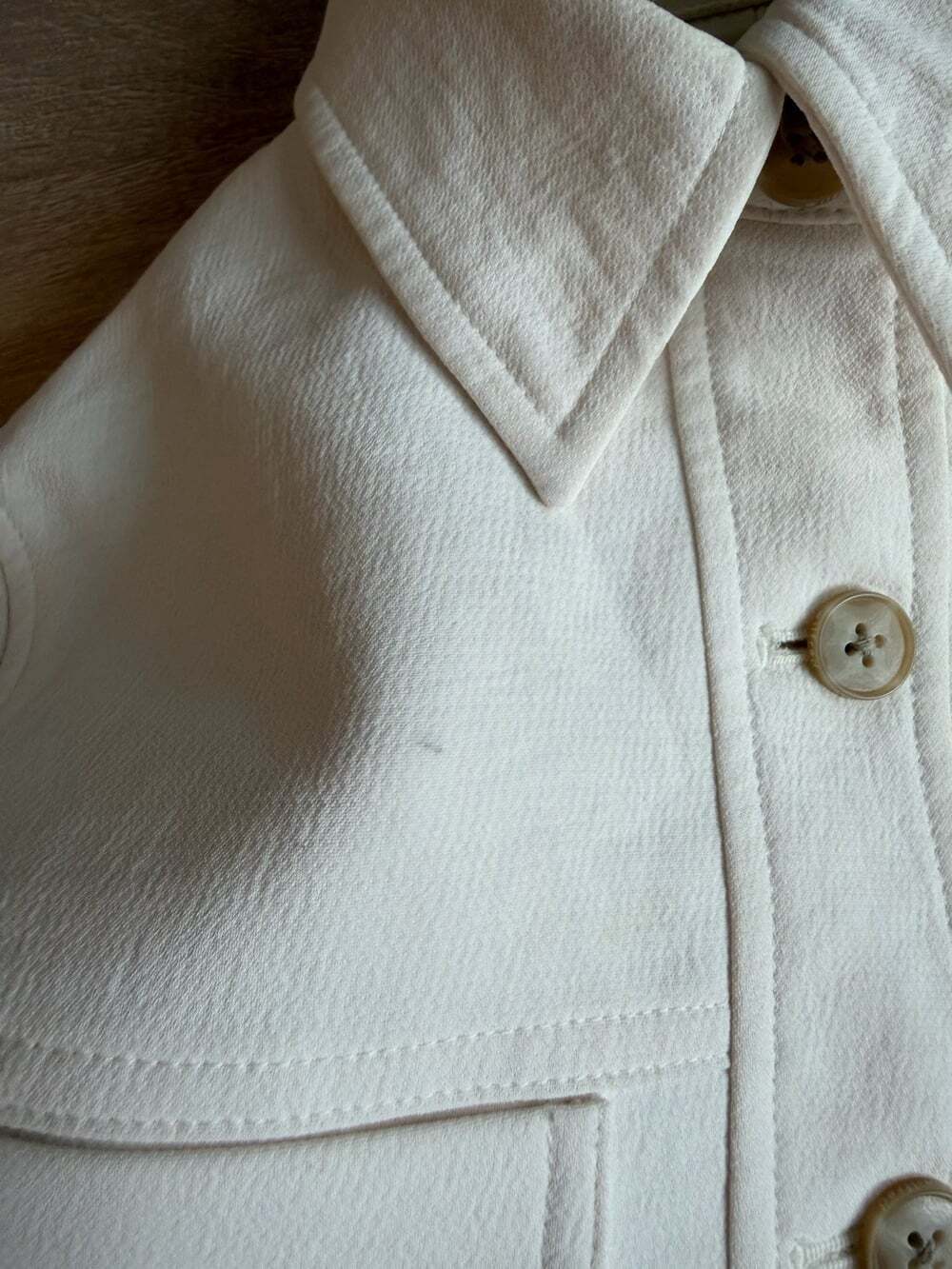 Aritzia Little Cropped Jacket Crepette in Light Birch Size 2XS - Picture 4 of 11